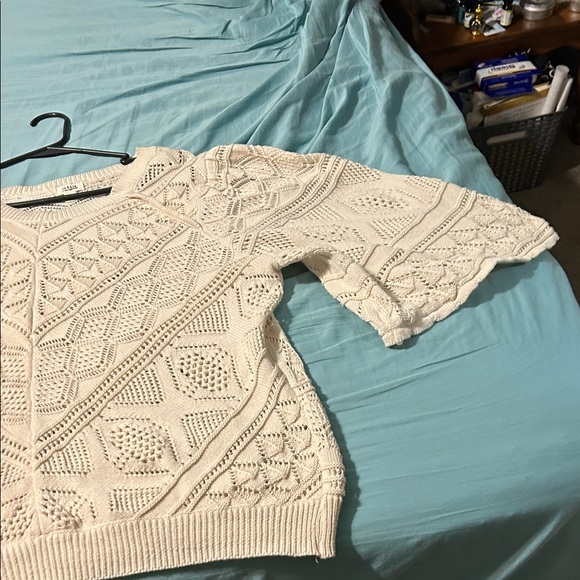 a.n.a Cream Textured Knit Sweater 22 in armpit to armpit and 28 in long. Nice - Picture 15 of 16